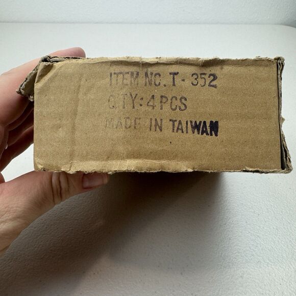 Vintage NATIVITY SET Children's 4 Piece Ceramic CHRISTMAS DARLING Baby Jesus - Picture 10 of 11